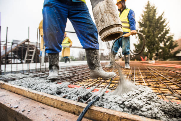 Best Concrete Driveway Installation  in Lton, IN